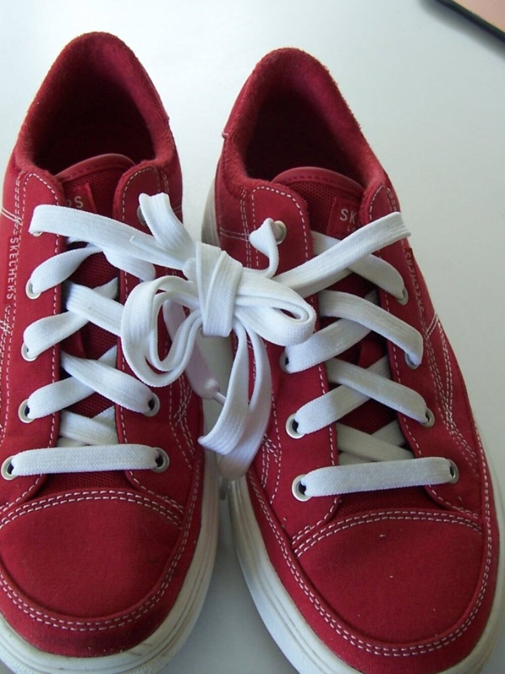 Skechers Arch Fit AIr-Cooled Memory Foam Sneakers